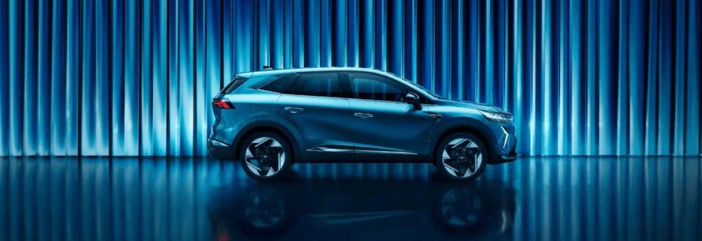 Renault Symbioz si fa largo nel segmento C: tecnologica e spaziosa quanto basta 